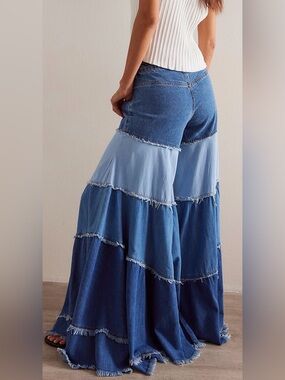 Free People We The Free "Dreamscape" Tiered Wide-Leg Jeans in a size 27.